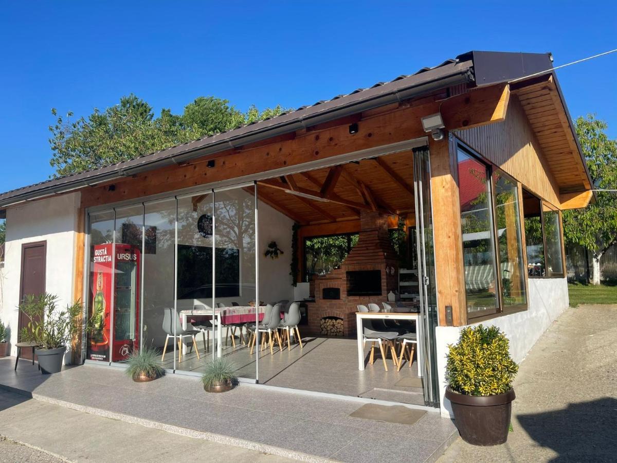 Pensiunea Prestige House Curtea De Arges Luaran gambar